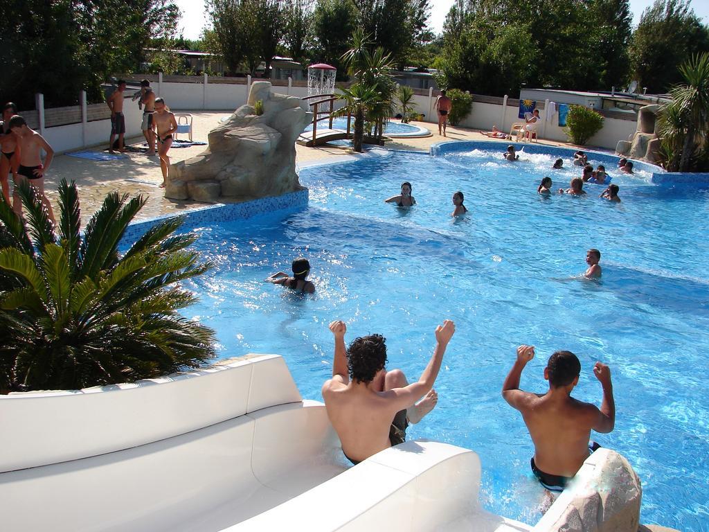 Camping Phare Ouest Saint-Denis-d'Oleron Exterior photo